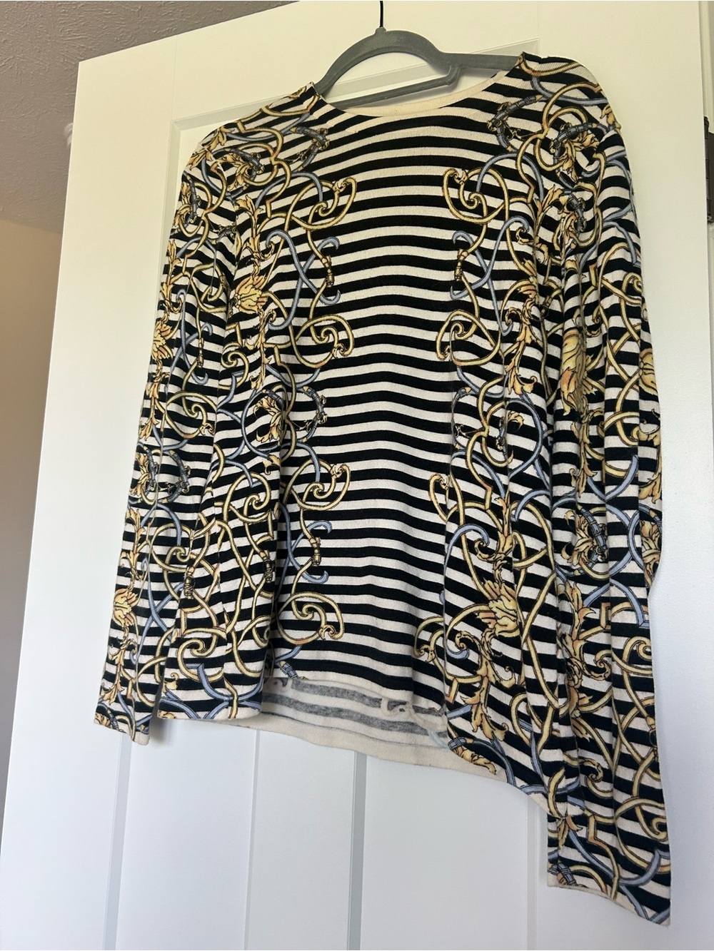 J. McLaughlin Striped Black & White Sweater with Gold Chain Print